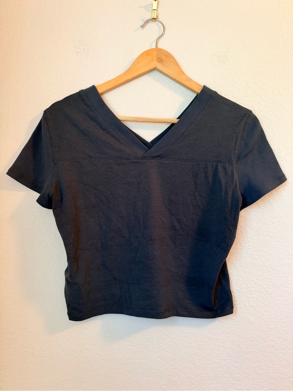 Vuori Short Sleeve Tuvalu Double V Neck Size M